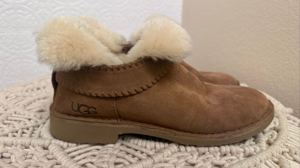 UGG McKay Suede Chestnut Bootie Size 7.5
